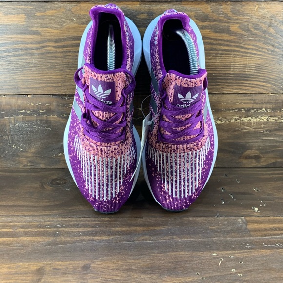 ADIDAS SWIFT RUN WOMENS SHOES - Picture 7 of 10